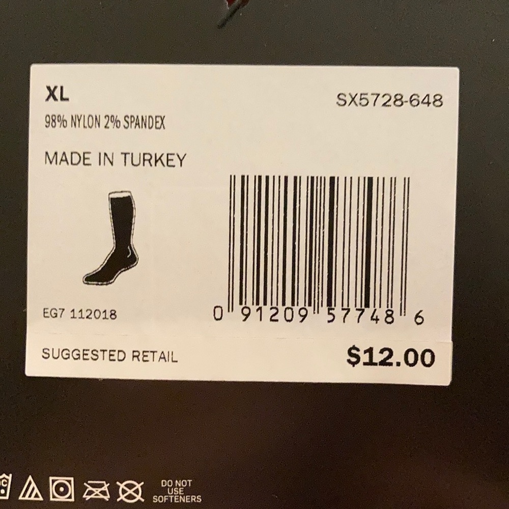2 for $12 NIKE Cushioned knee high socks - Picture 6 of 6